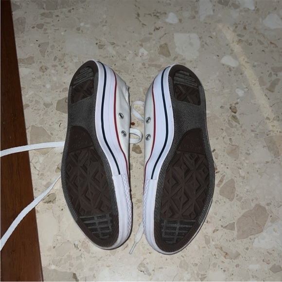 Worn once white chuck taylor all star converse low top sneakers size 6.5 - Picture 6 of 6